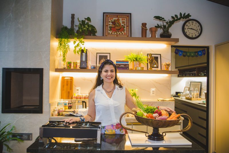 Simone Plastina na cozinha